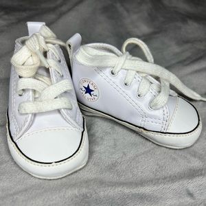 White infant sneakers size 1